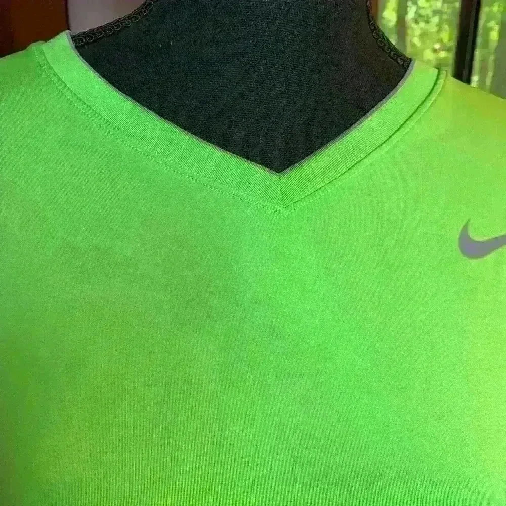Nike Pro Lime Green Short Sleeve Top Size L.